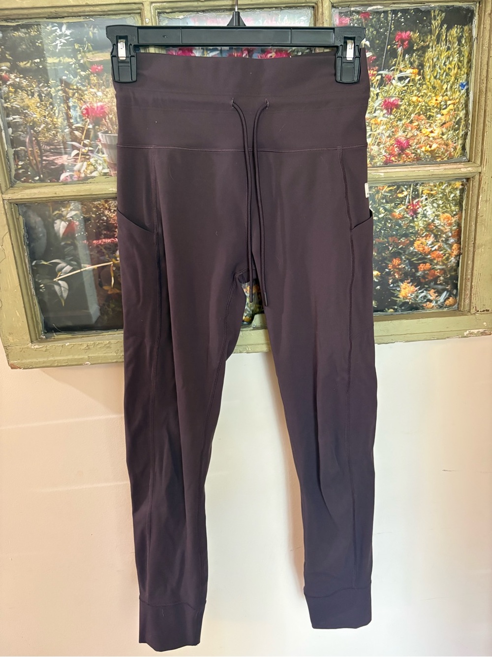 Vuori Plum Leggings with Side Pockets